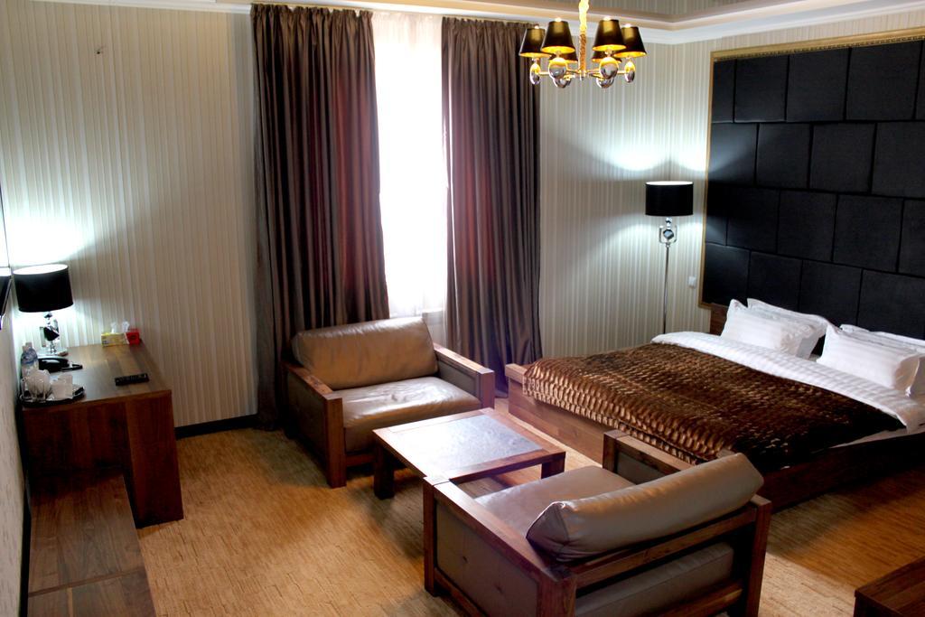 Astor Hotel & Spa Bishkek Exterior foto
